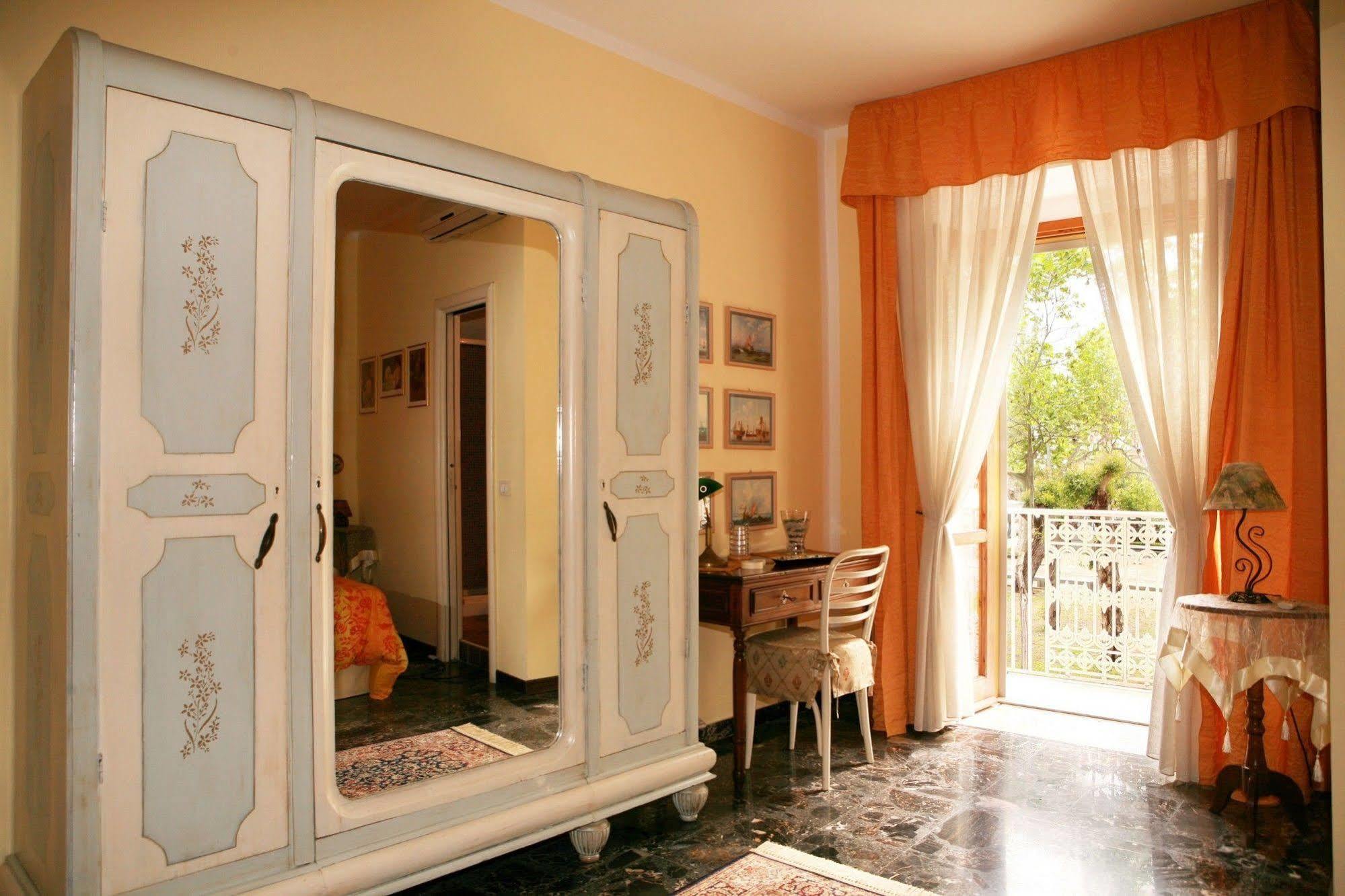 Al Vecchio Pioppo Bed & Breakfast Прая а Маре Екстериор снимка